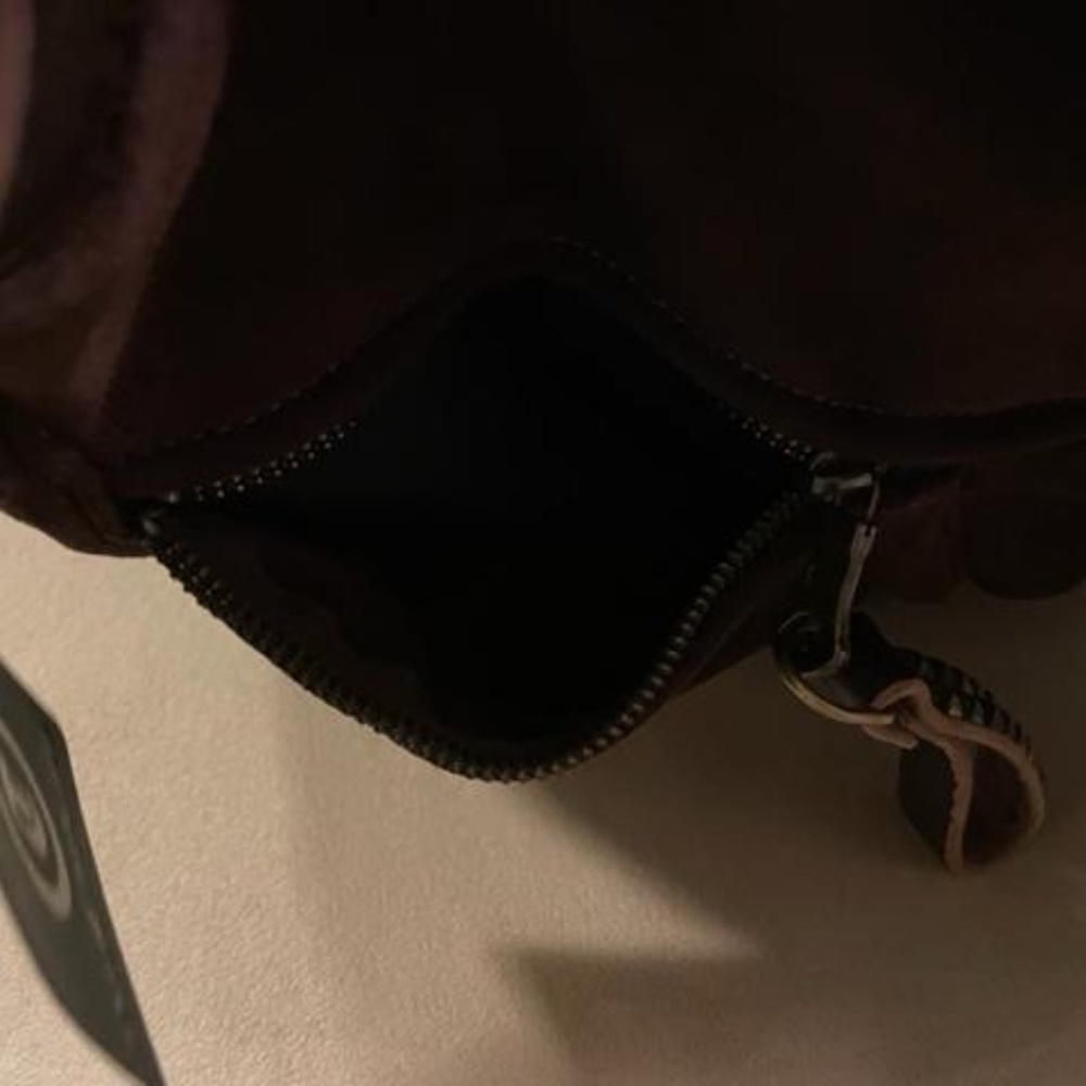 New with tags Tylie Malibu "Exeter" handbag - Picture 10 of 12